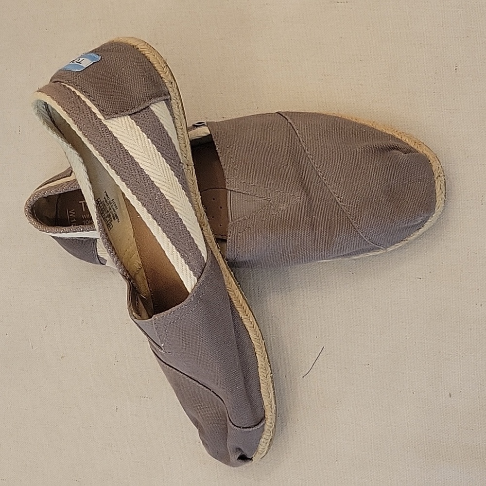 Toms Espadrille Gray Canvas Flats Beige Stripe Round Toe Shoes Size 10 women